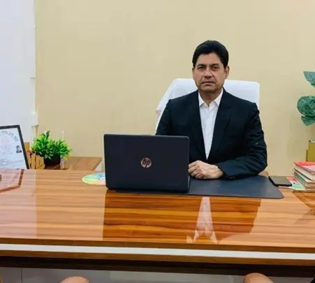About Surender Kumar Tyagi